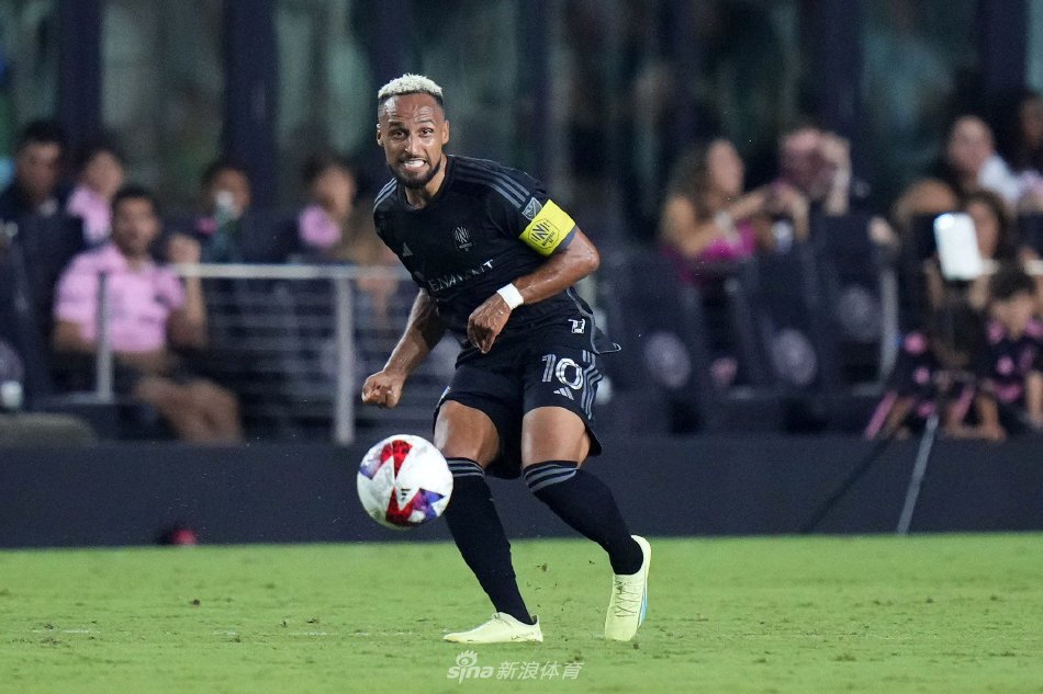 斯图尔特在 斯图尔特在